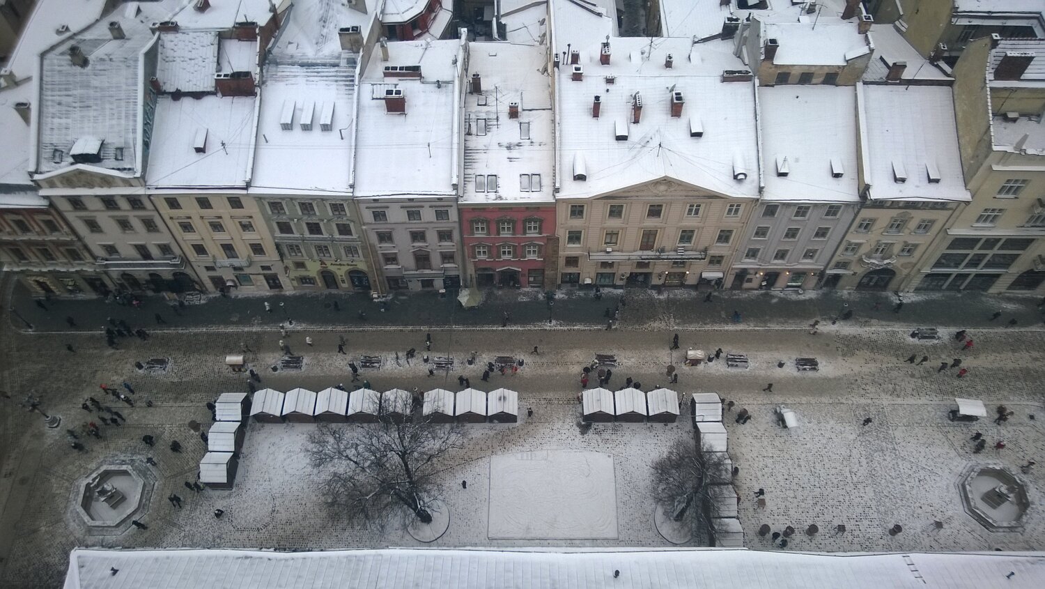 Под ногами целый город