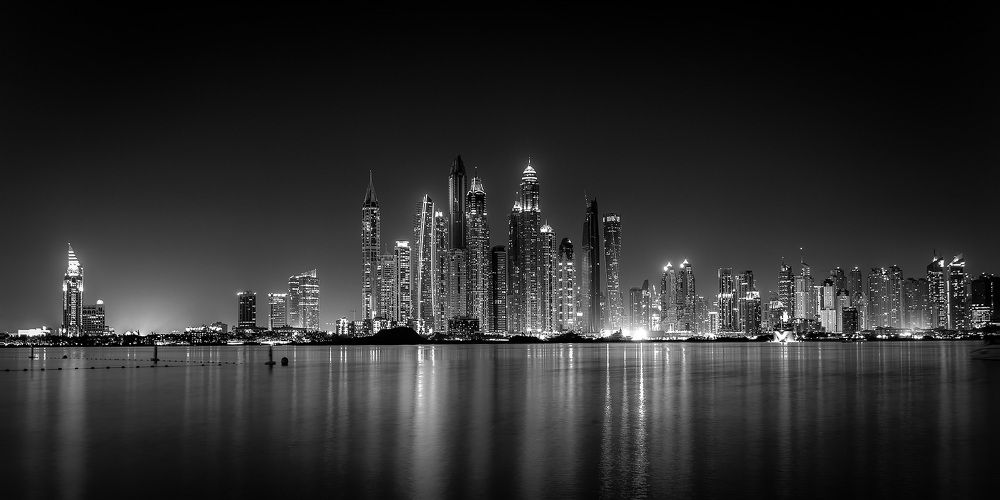 Город не спит никогда...