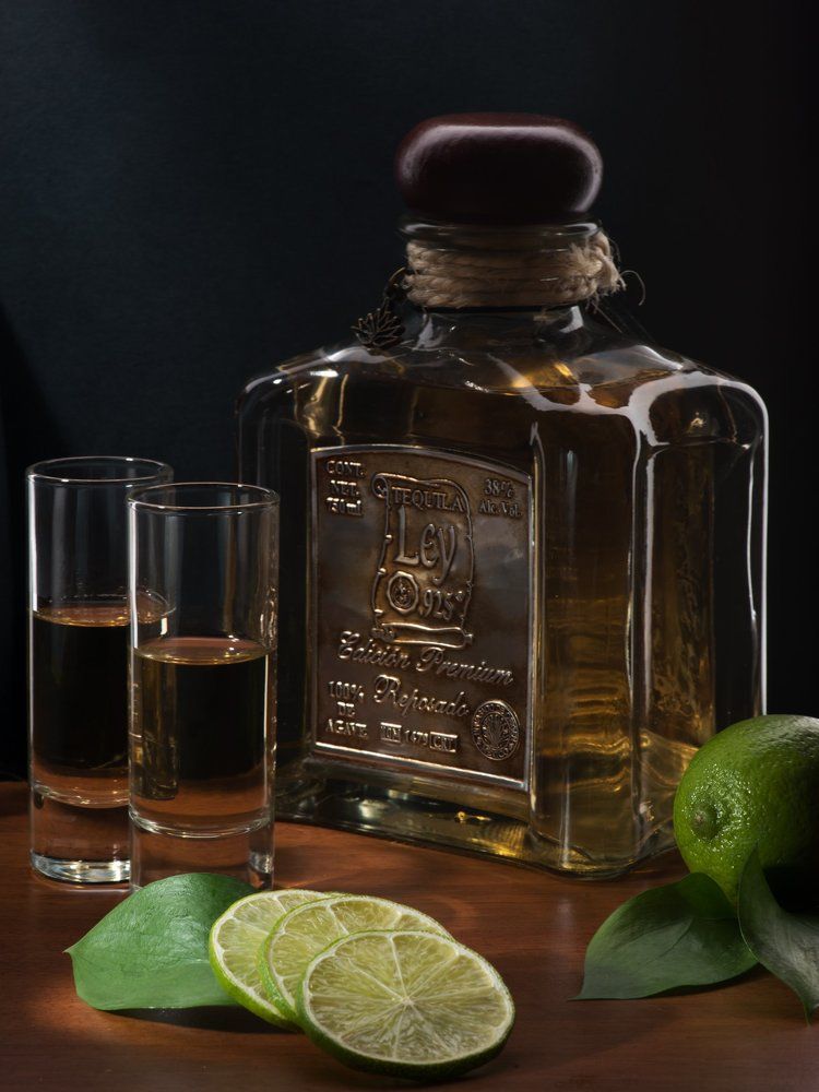 Натюрморт с лаймом