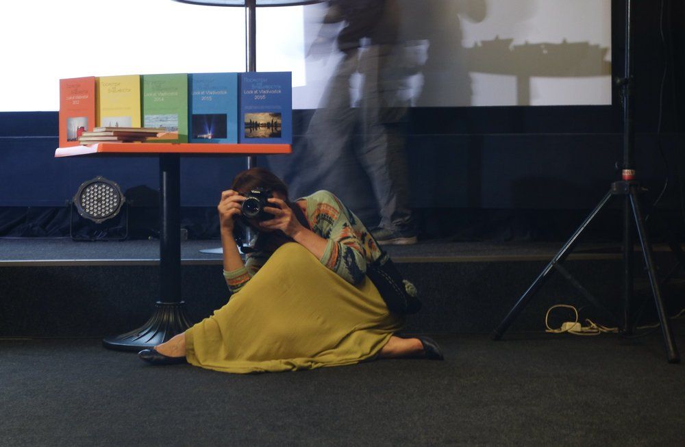 Сама себе штатив)