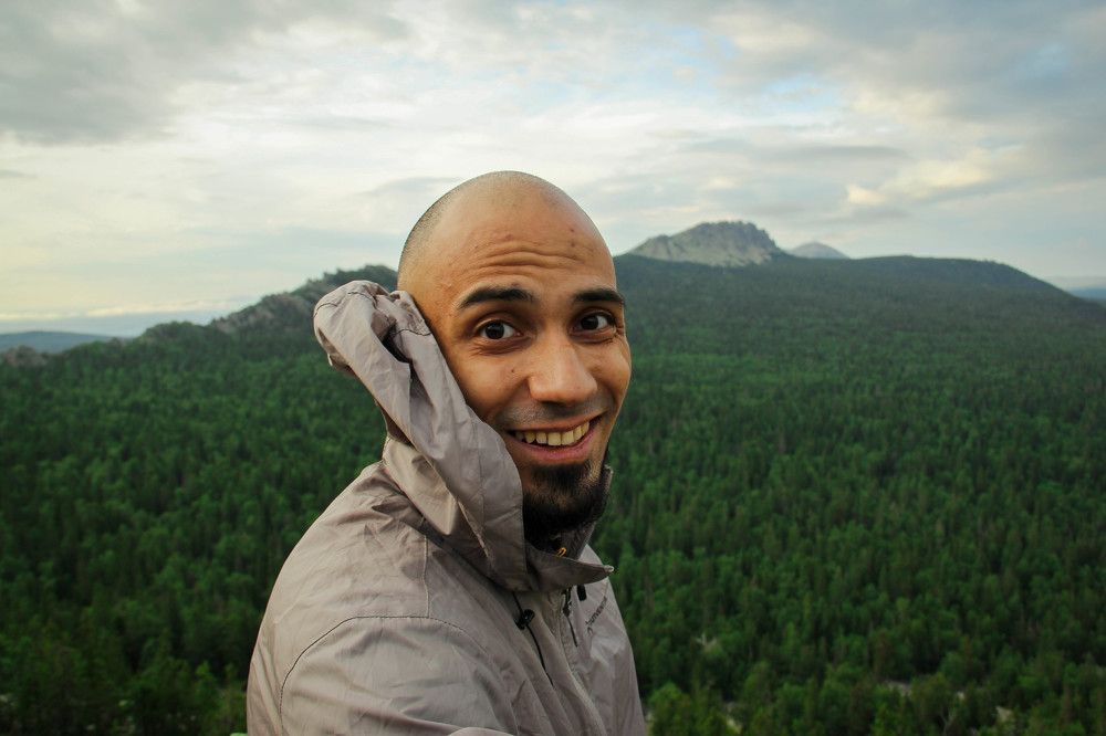 Солнечная улыбка сквозь грозовые тучи