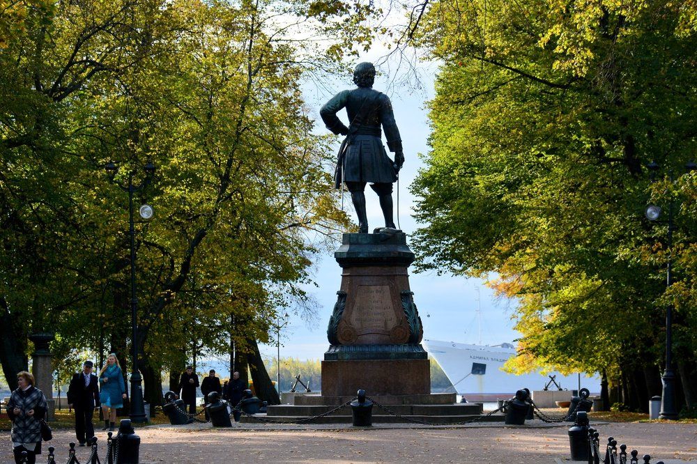 "Оборону флота и сего места держать до последней силы живота яко наиглавнейшее дело". Петр I. - Кронштадт