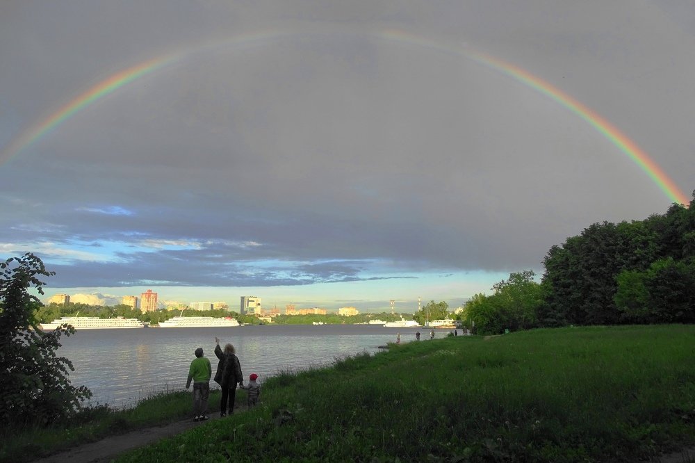 Город, радуга и дети