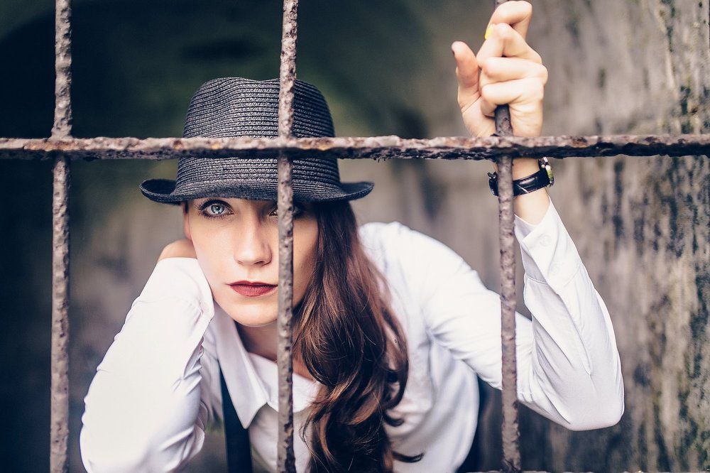 Девушка в шляпе