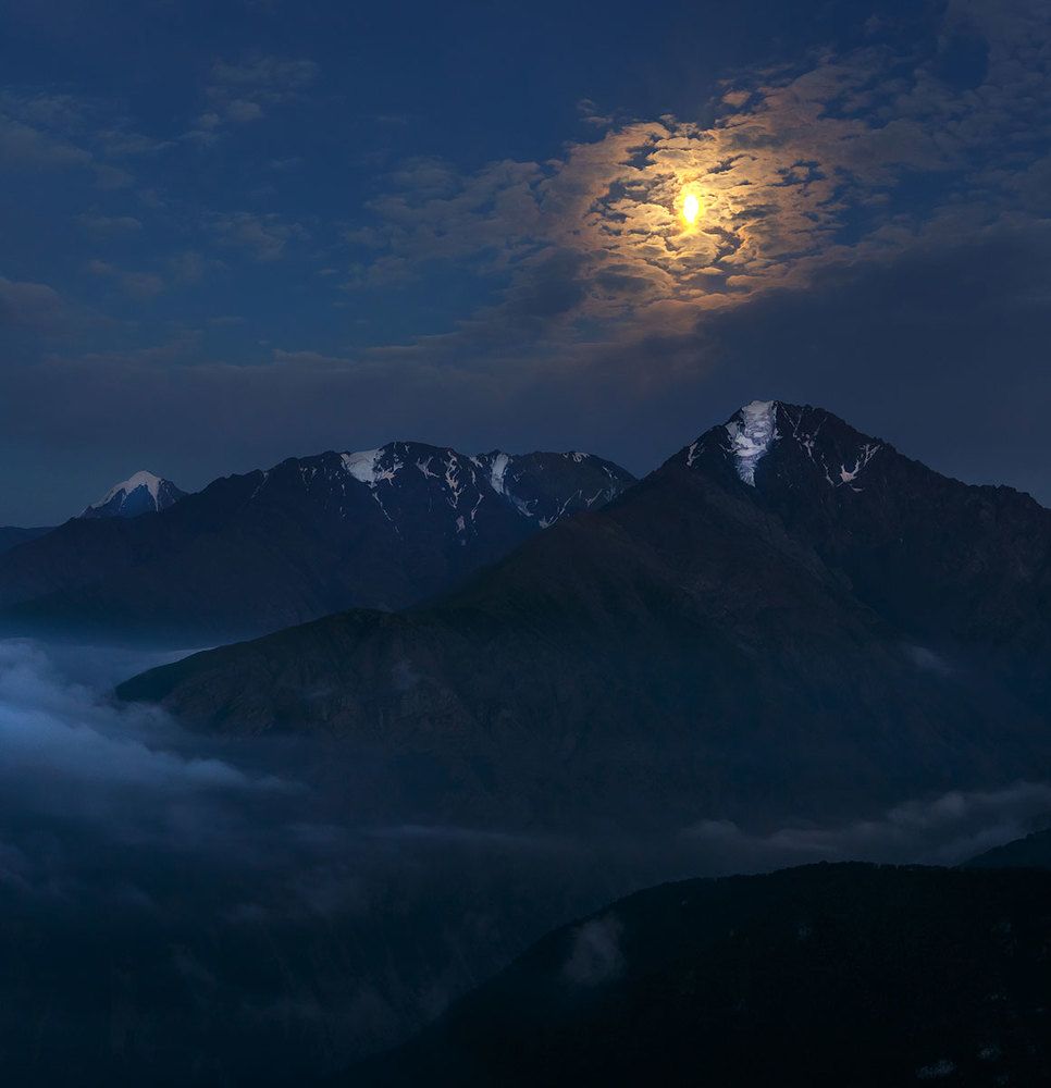 А ночь такая лунная...