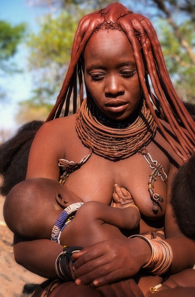 Женщина Химба с младенцем.