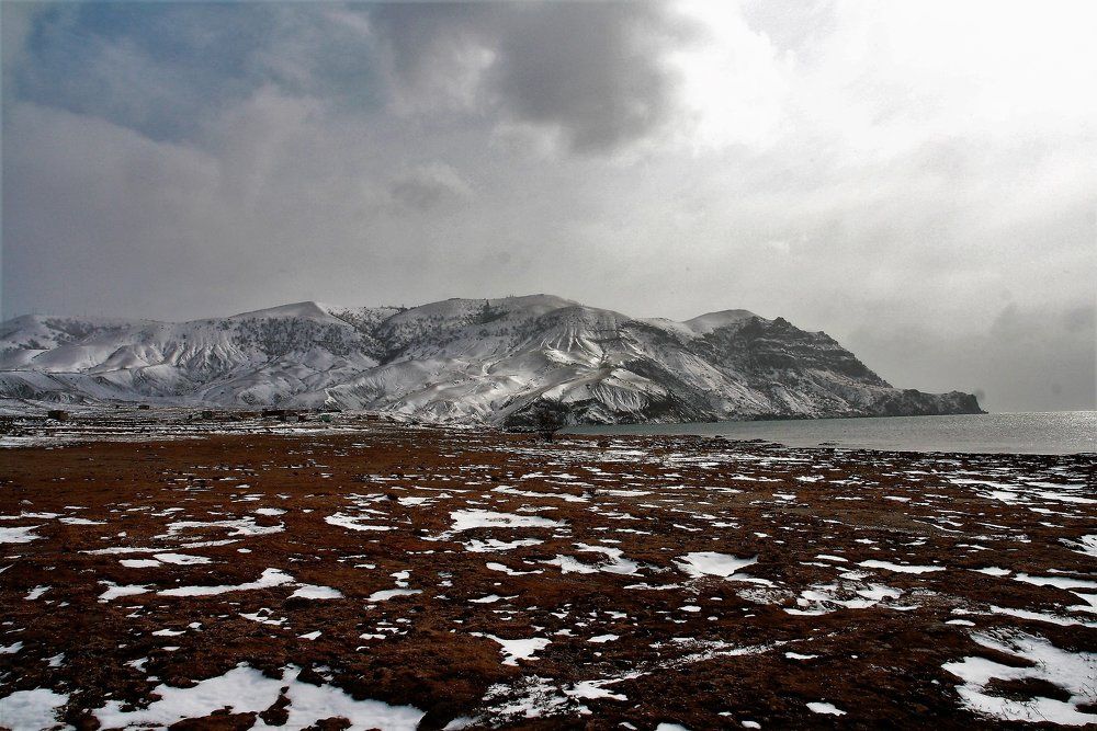 м Меганом Крым