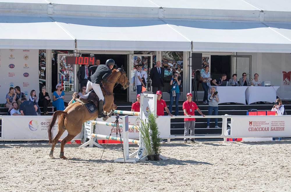 Конкур на Красной площади