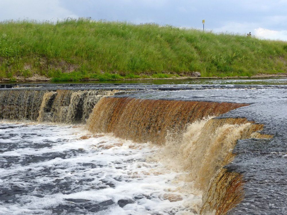 Тосненский водопад