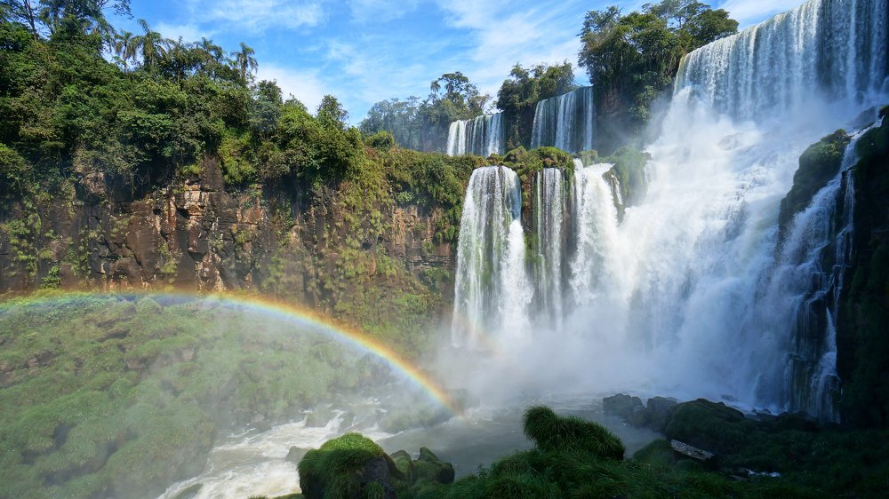 Водопад и радуга.