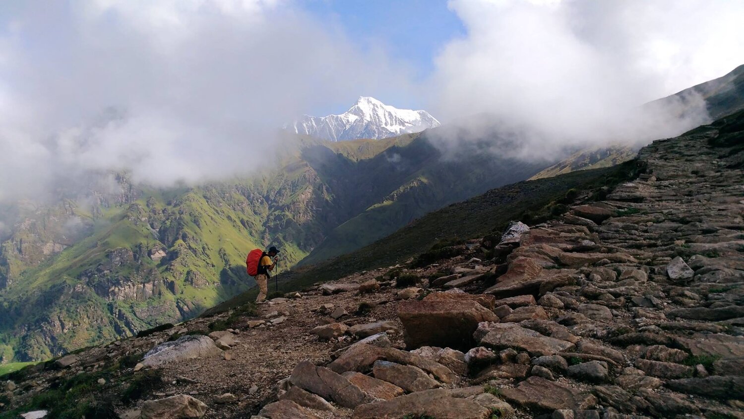 No limit of high trek with clouds and high hill