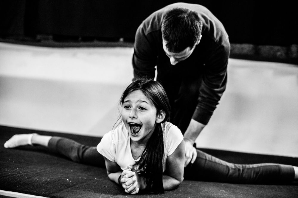 Улыбаться через боль