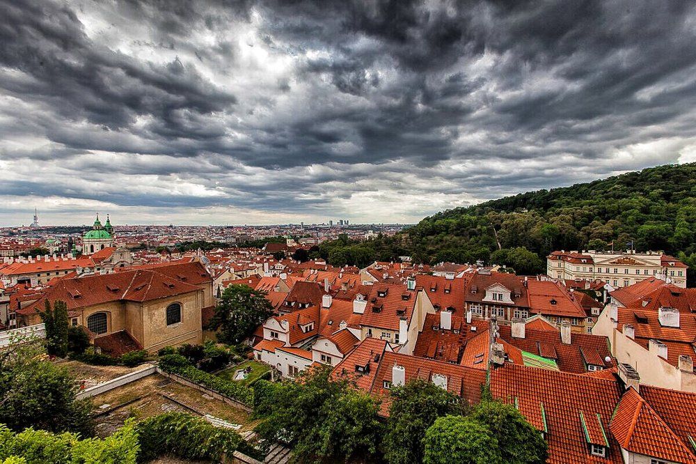 Тучи над Прагой