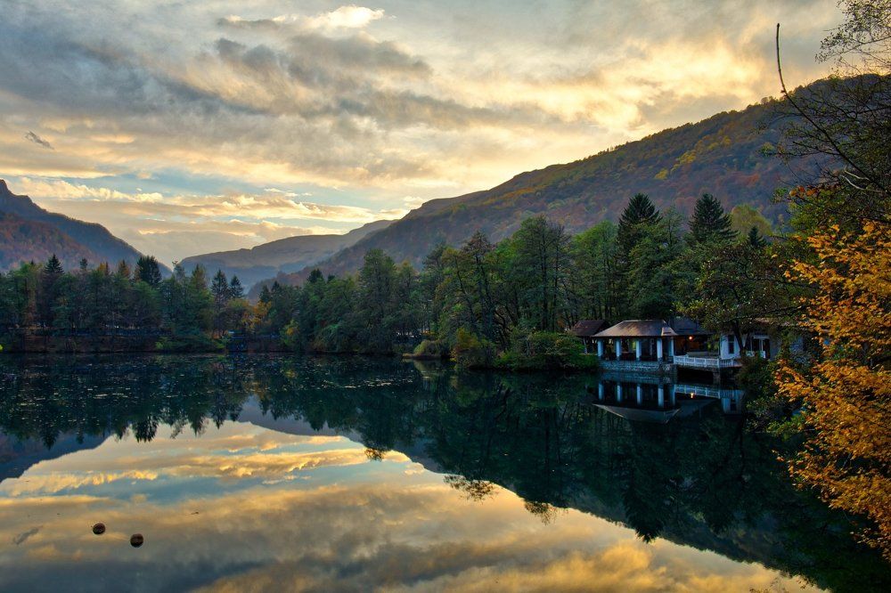 Голубое озеро