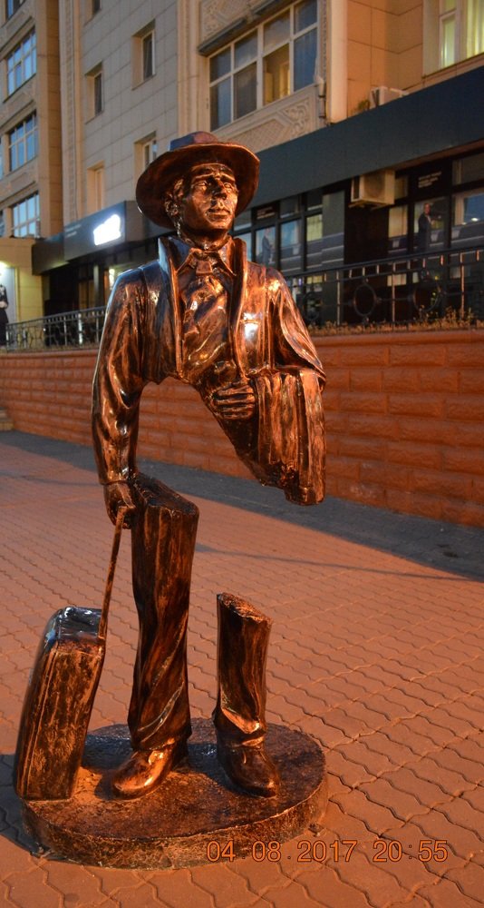 Он уже здесь,но еще там