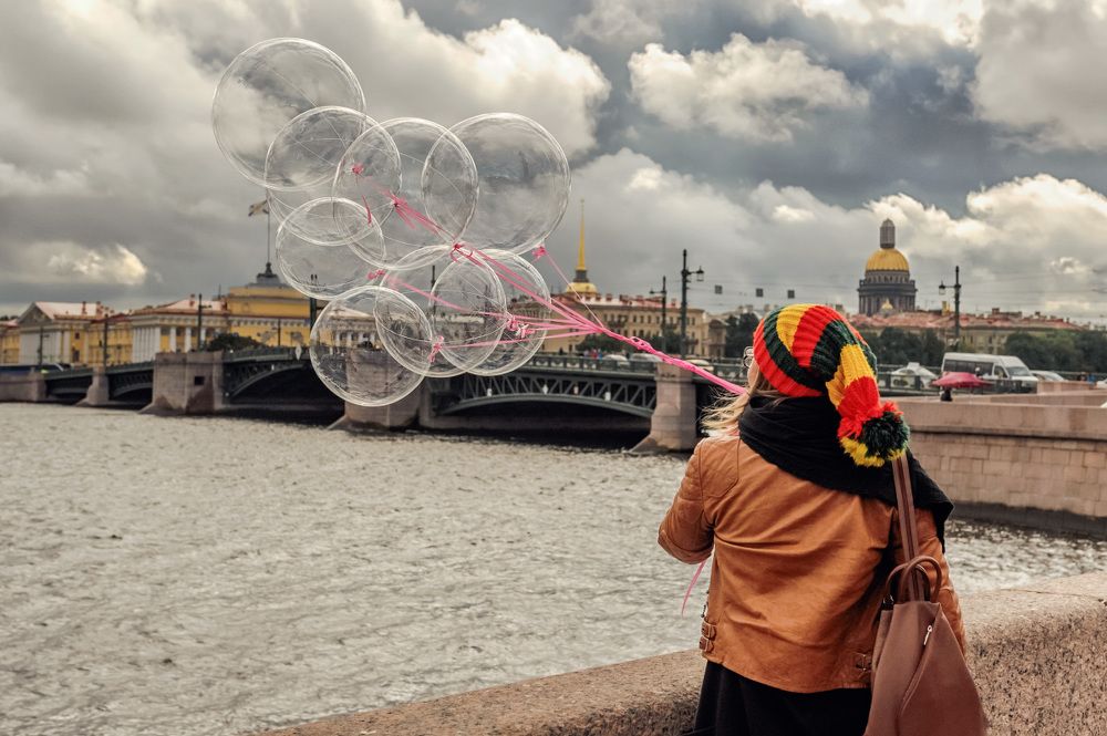 В Питере шары.