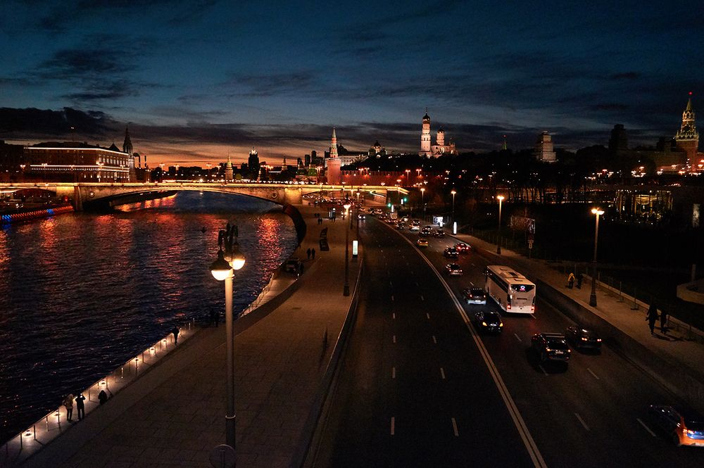 Закат на набережной.