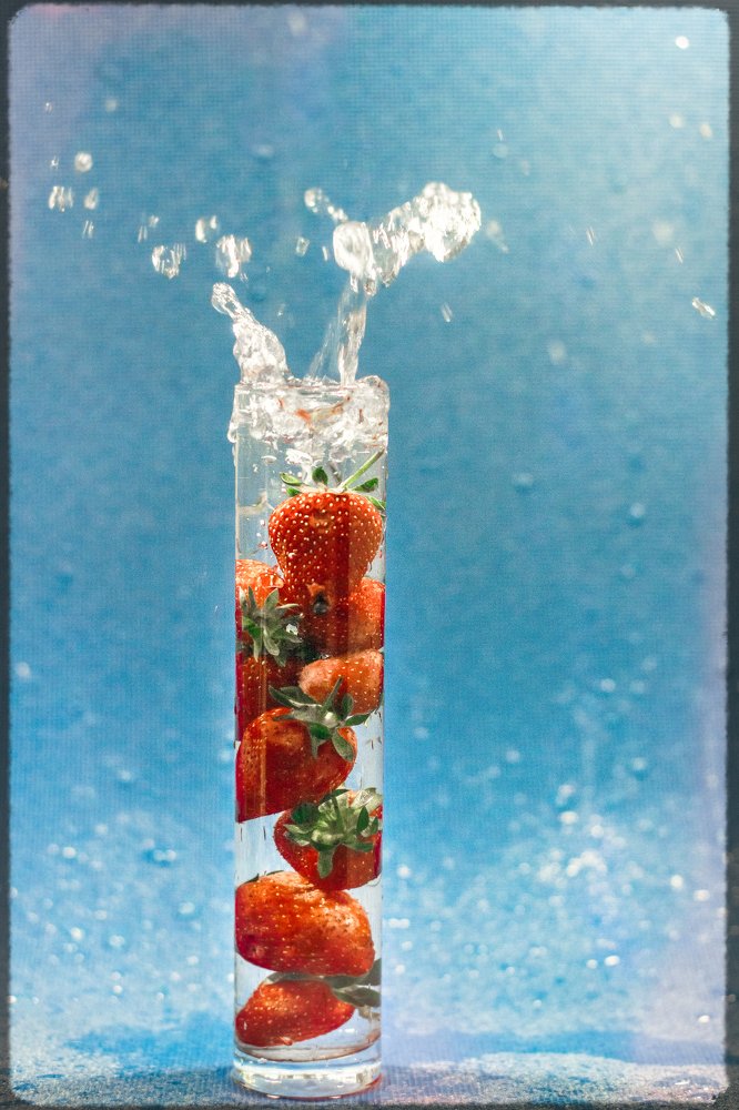 Коктейль с клубникой и взбитым H2O