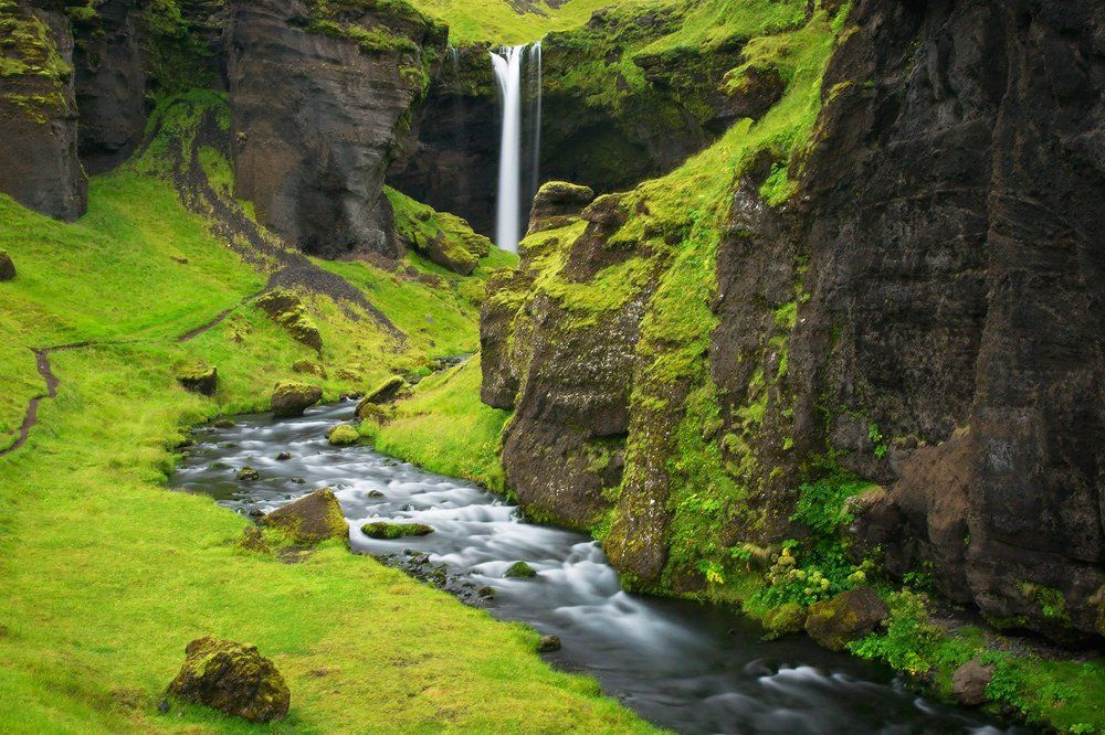 the waterfall where the hobbits live