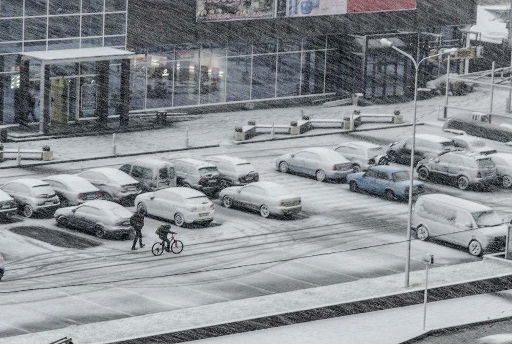 Квiтневый снег