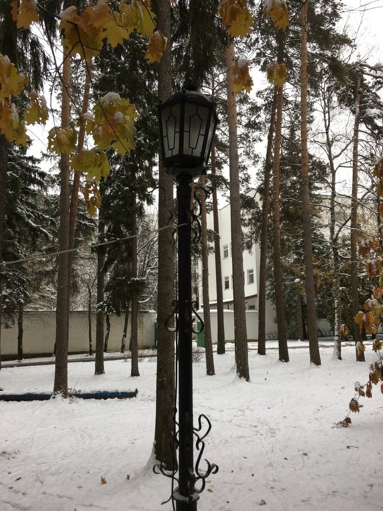 ...улица, фонарь...