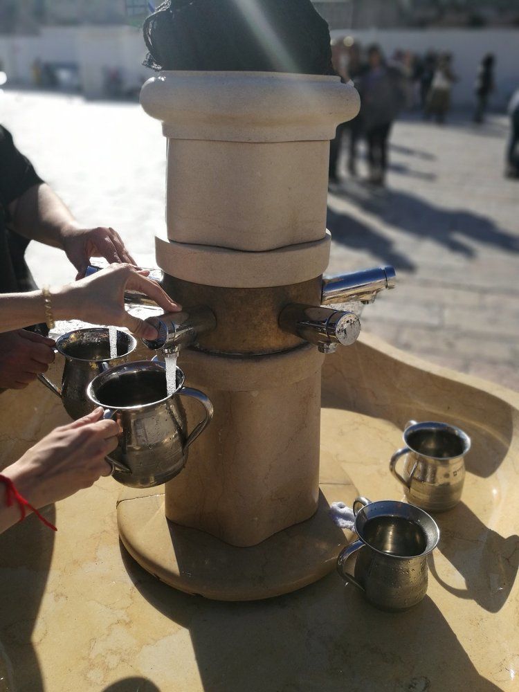 Чаши чистой воды