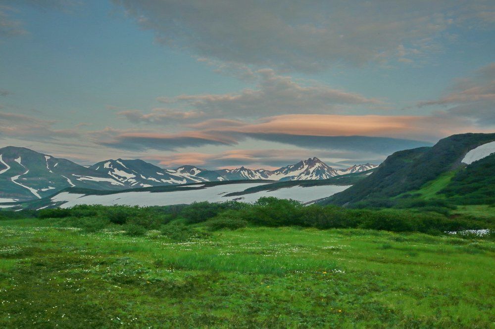 Камчатка. Лентикулярные облака.