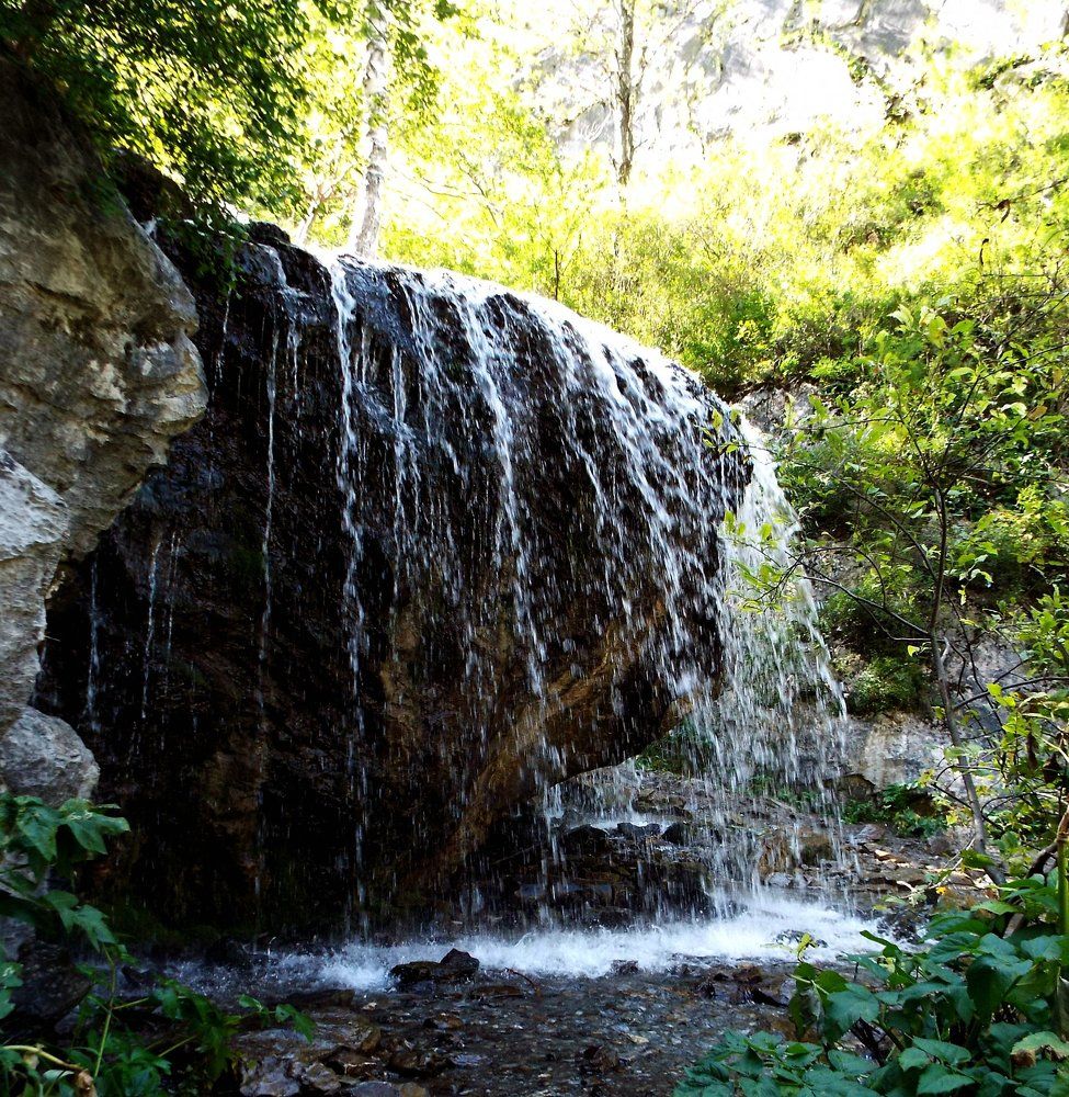 Рукотворный водопад