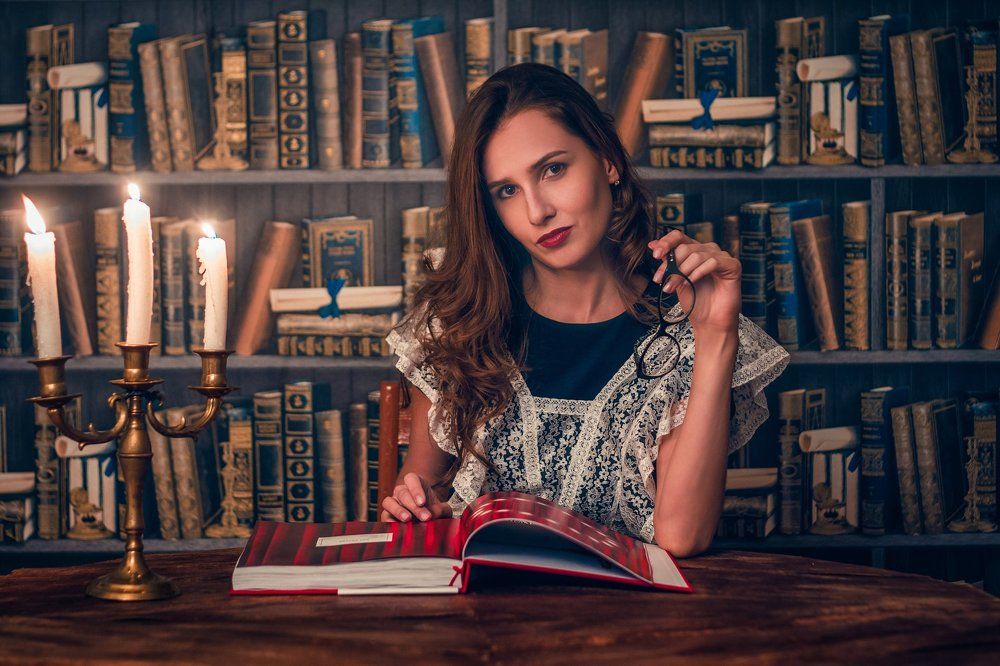 Мария в читальне