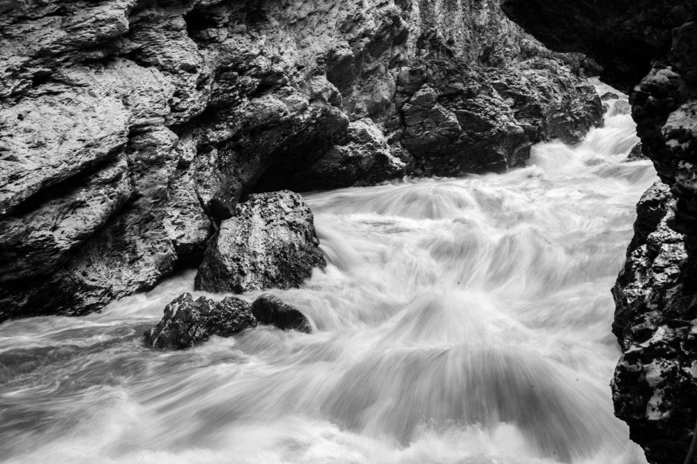 Разрушая скалы