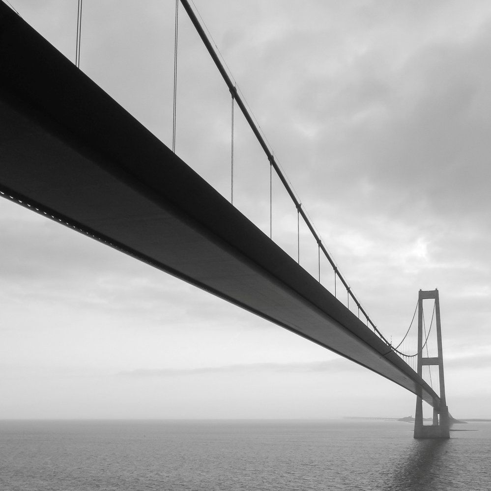 Мост через море