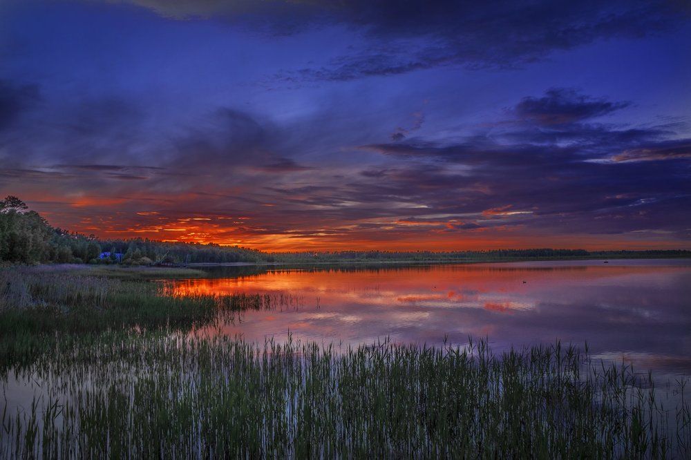 Закат на озере
