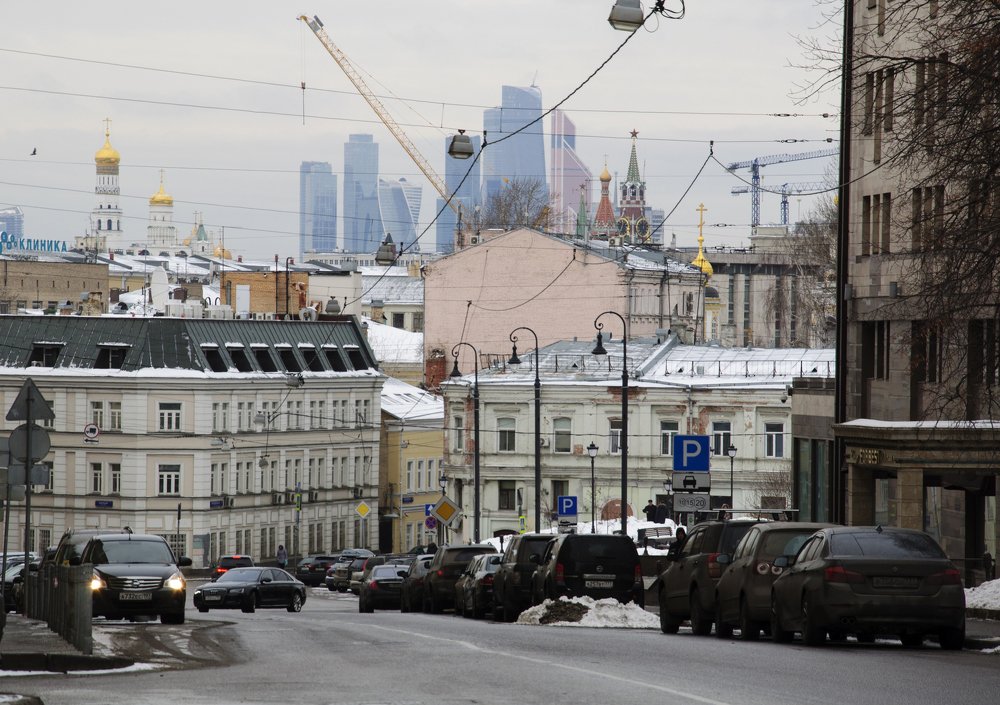 Москва. Вид на Кремль. Подколокольный переулок