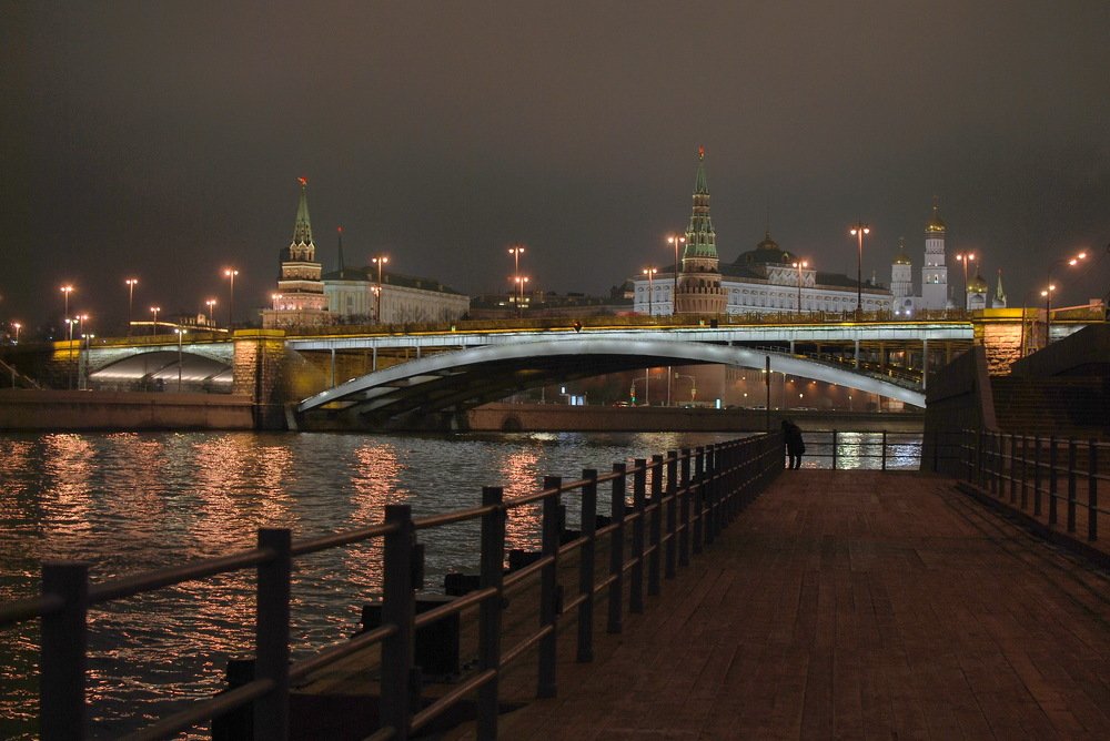 Вечерний город