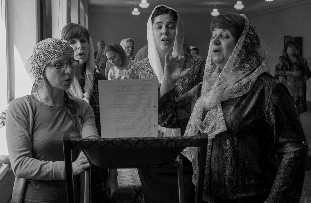 Певчие в сельском храме