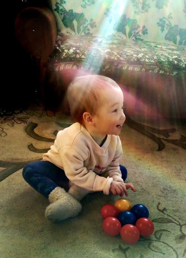 ОБЛАСКАННЫЙ СОЛНЦЕМ