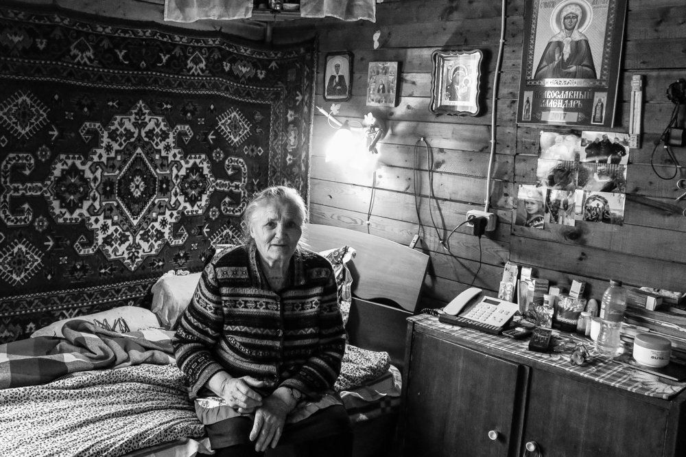 Бабушка Зина. Среди своих...