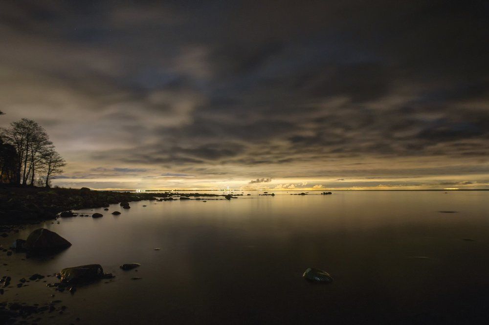 Photograph by Den Lozinin