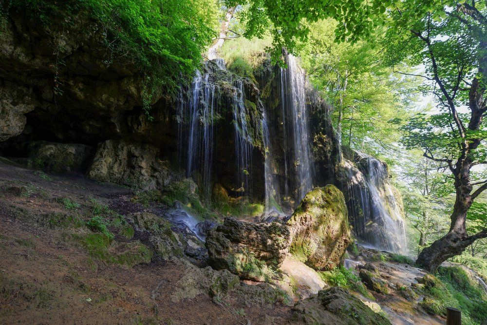 Водопад Варовитец