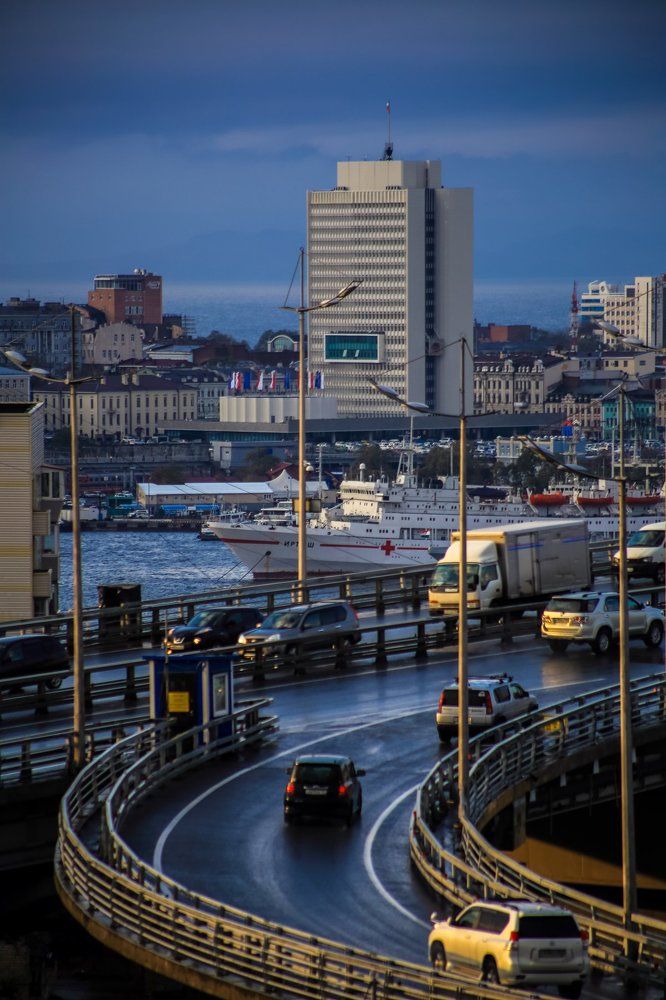 Город у моря.