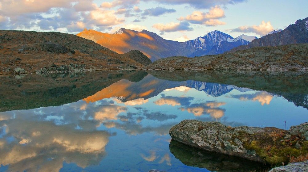 Вечер на горном озере