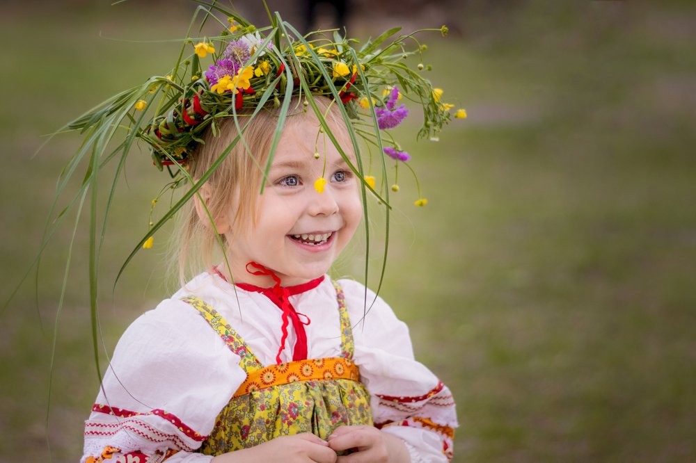 Девочка в веночке