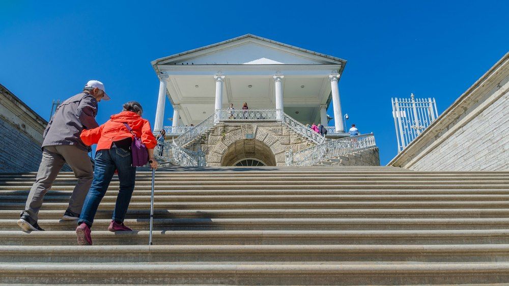 Много ступенек