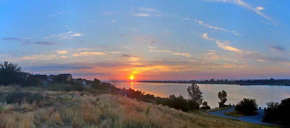 Рассвет в июне.