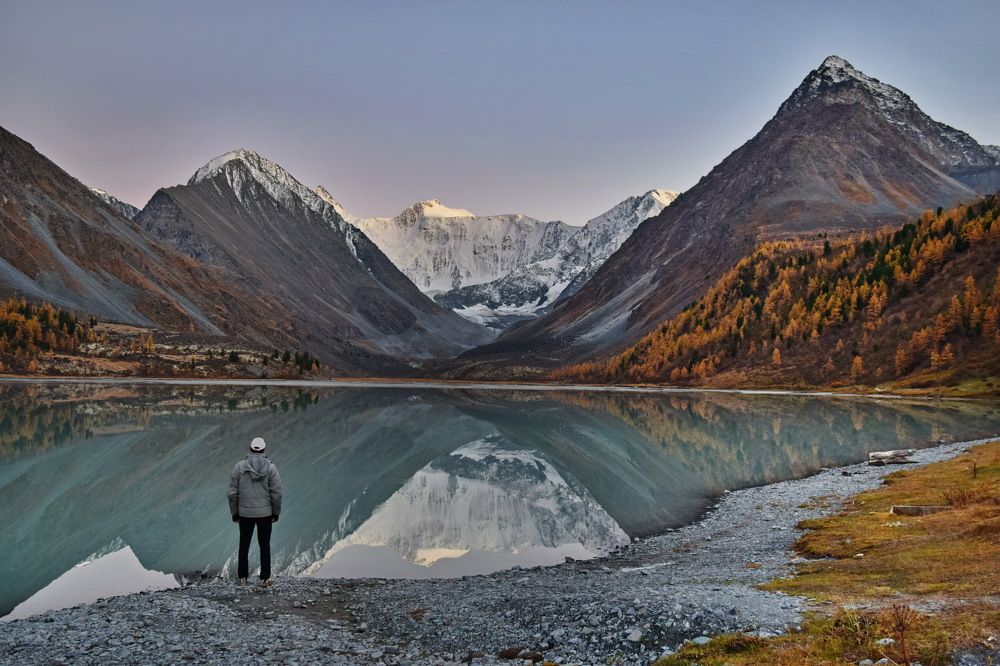 Вечер на горном озере