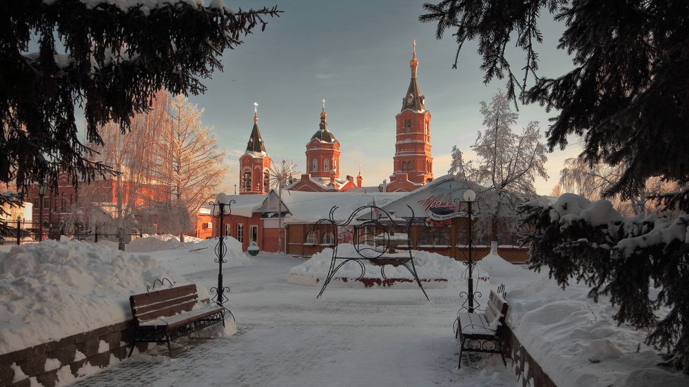 Храм на закате