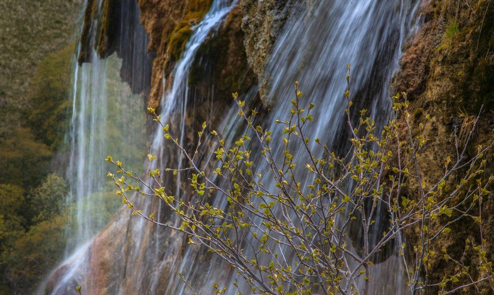 Струи водопада "Гедмишх".