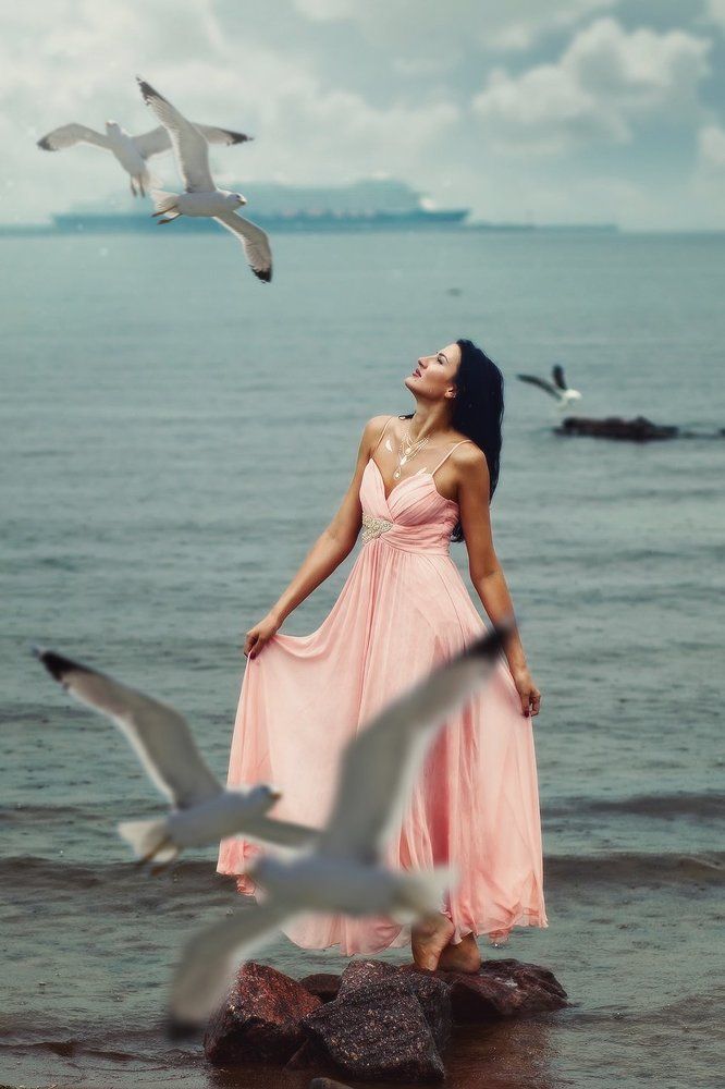 "Девушка у моря"