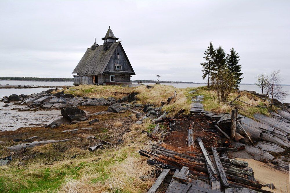 «А мне как же жить?  — Все грешники, живи, как живешь. Только греха большого не сделай».