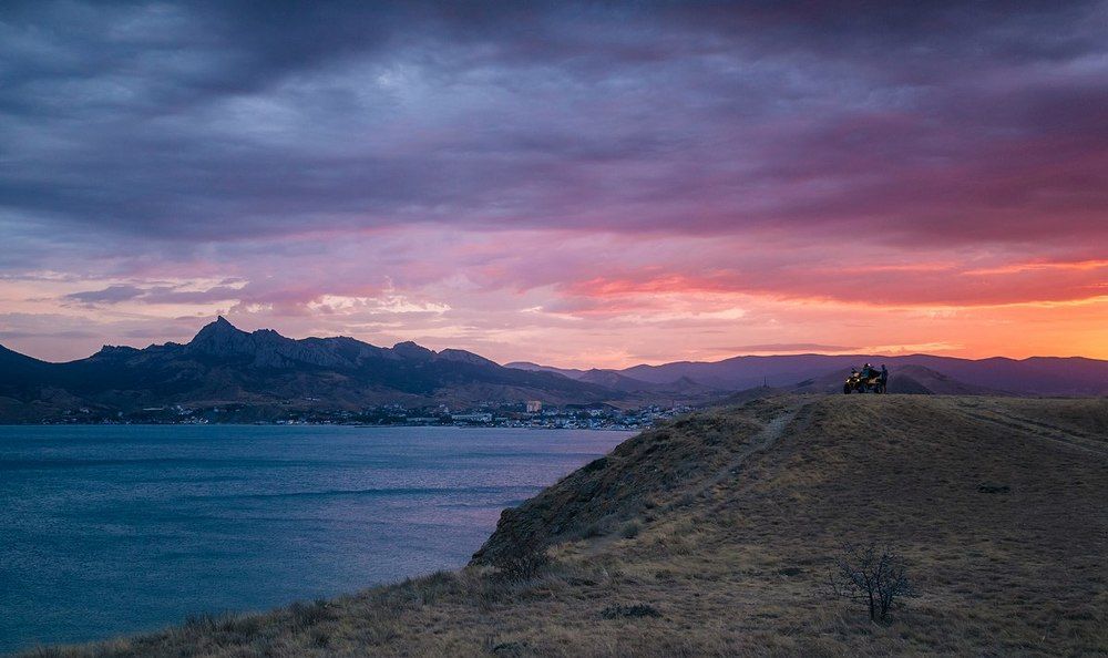 Закат над Коктебелем